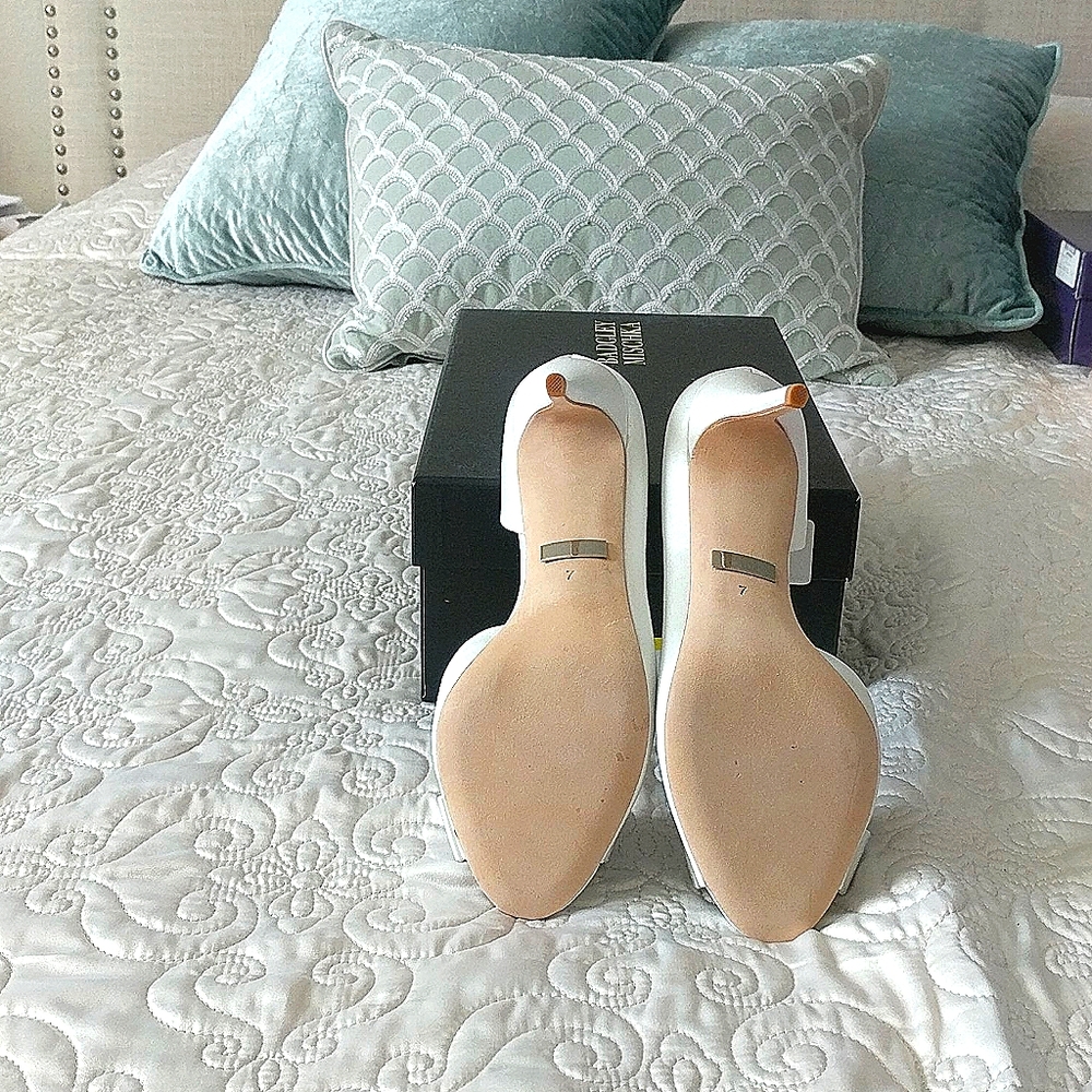 Shoes - Picture 4 of 4